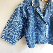 Load image into Gallery viewer, Rad true vintage acid wash denim jacket // Approx 4-5 years+