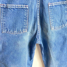 Load image into Gallery viewer, Classic vintage Oshkosh blue denim dungarees // 5 years ๐