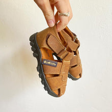 Load image into Gallery viewer, Oshkosh tan sandals // Infant uk 4
