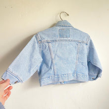 Load image into Gallery viewer, Vintage Levi’s White Tab denim jacket // Approx. 18 months+