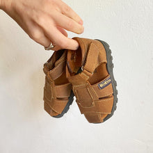 Load image into Gallery viewer, Oshkosh tan sandals // Infant uk 4