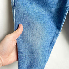 Load image into Gallery viewer, *PLAYWEAR* Vintage Playskool light blue jeans // 12-18 months 💚