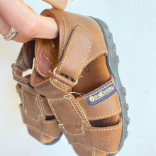 Load image into Gallery viewer, Oshkosh brown sandals // Infant uk 4.5