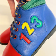 Load image into Gallery viewer, Incredible vintage Early Days colour block walking boots 😍 // Infant 4