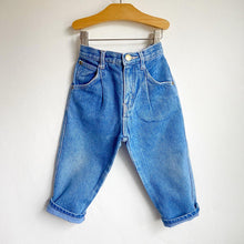 Load image into Gallery viewer, *PLAYWEAR* Vintage Playskool light blue jeans // 12-18 months 💚