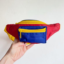 Load image into Gallery viewer, Retro vintage baby bumbag - One size 🌈
