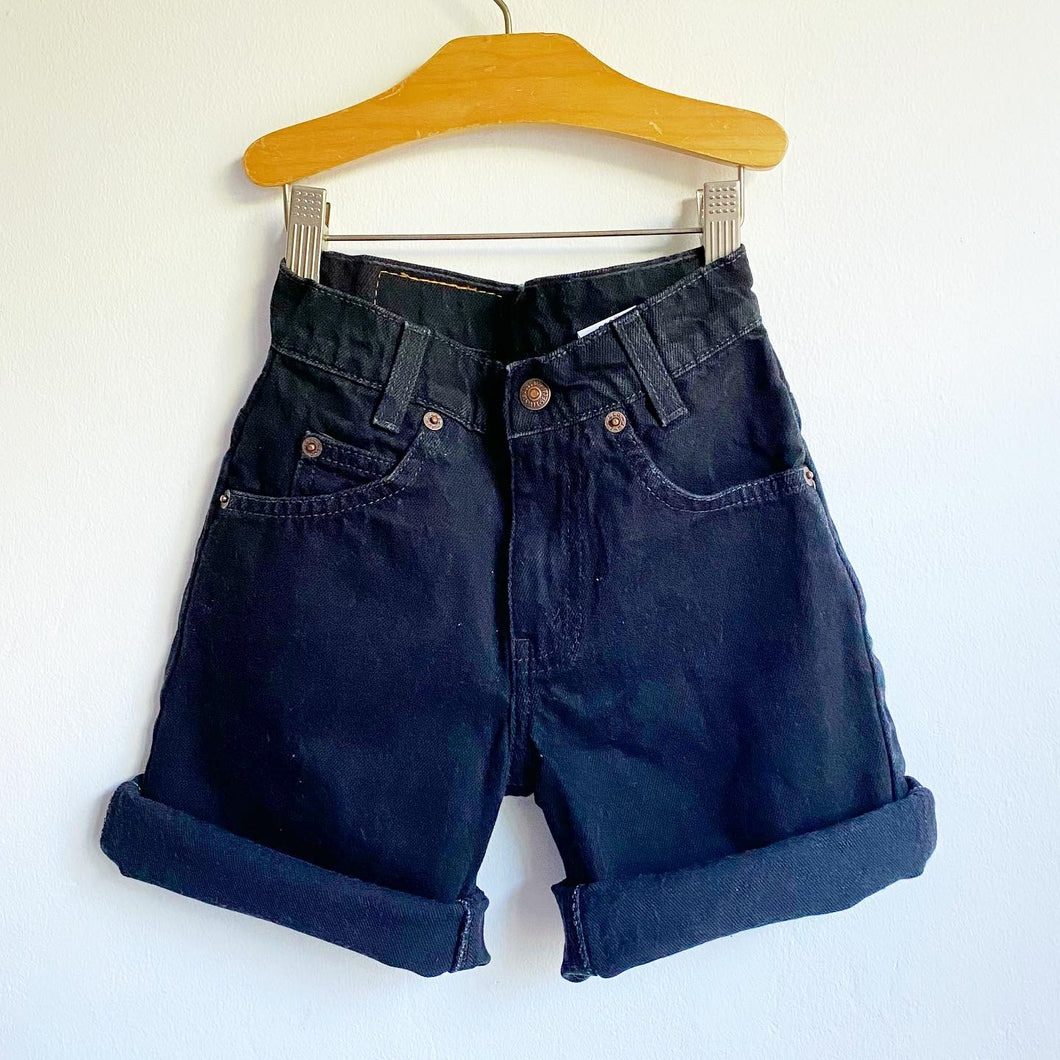 Vintage Levis 560s black denim shorts // 5 years
