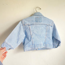 Load image into Gallery viewer, Vintage Levi’s White Tab denim jacket // Approx. 18 months+
