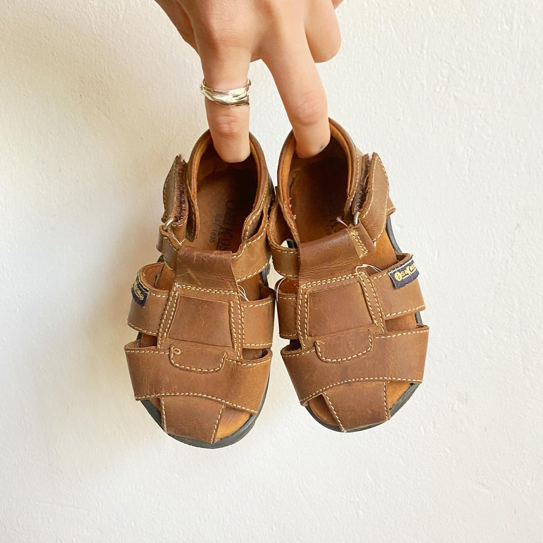 Oshkosh brown sandals // Infant uk 4.5