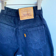 Load image into Gallery viewer, Vintage Levis 560s black denim shorts // 5 years
